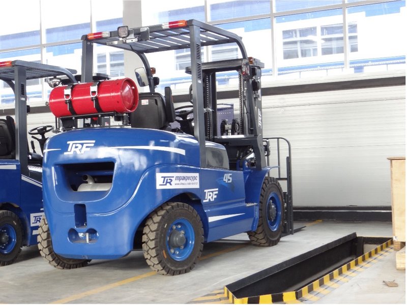 Бензиновый (Газобензиновый) погрузчик